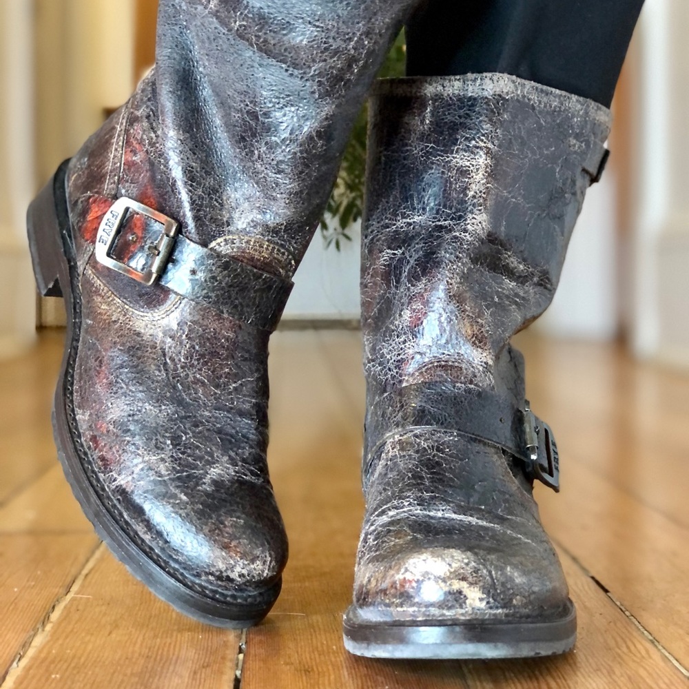 💕Frye Distressed Leather booties 💕 - Picture 11 of 12